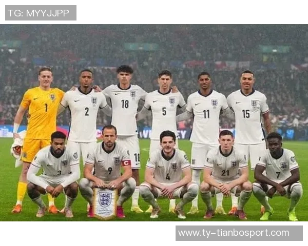 英格兰世界杯新队服曝光贝林汉姆拉什福德等五名球员亮相