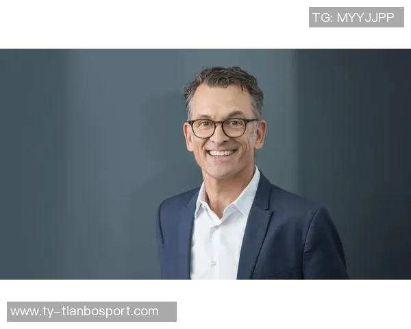 尤文图斯高层动荡主席费雷罗辞职CEO斯卡纳维诺也将离开