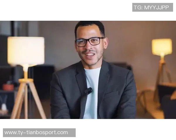 罗塞尼尔强调避免附加赛的重要性以便提升球队体能和训练效果 罗塞尼尔强调避免附加赛的重要性以便提升球队体能和训练效果