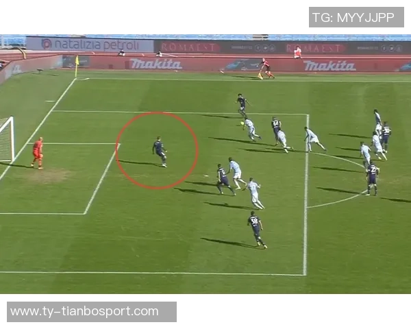 C罗精彩垫射破门却因越位被判无效令人惋惜的瞬间